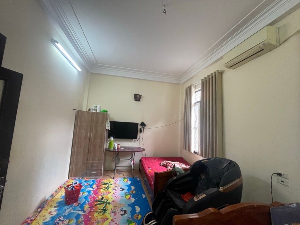 Bán nhà Nguyễn Khoái - diện tích 34.3m2 4 tầng - Ngõ nông, gần ô tô - giá 5,4 tỷ