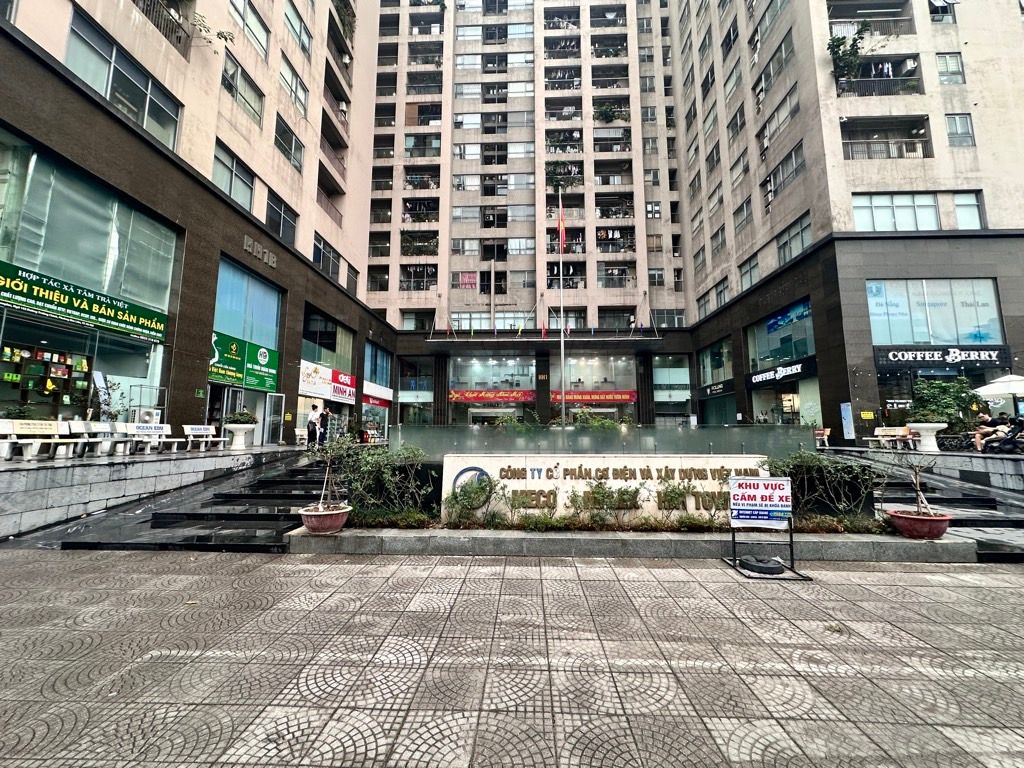 Bán nhà Ngõ 102 Trường Chinh - diện tích 91m2 5 tầng - Nội thất cao cấp - giá 8,8 tỷ