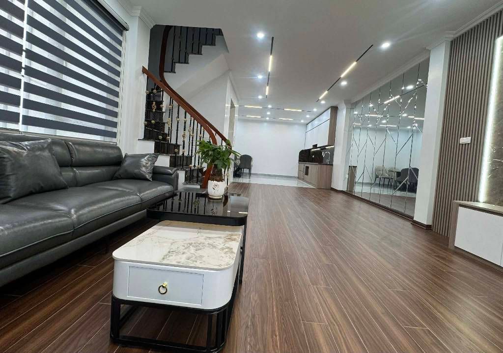 Bán nhà Ngũ Nhạc - diện tích 61.7m2 6 tầng - Nhà thang máy, mới keng, full nội thất cao cấp - giá 15,6 tỷ