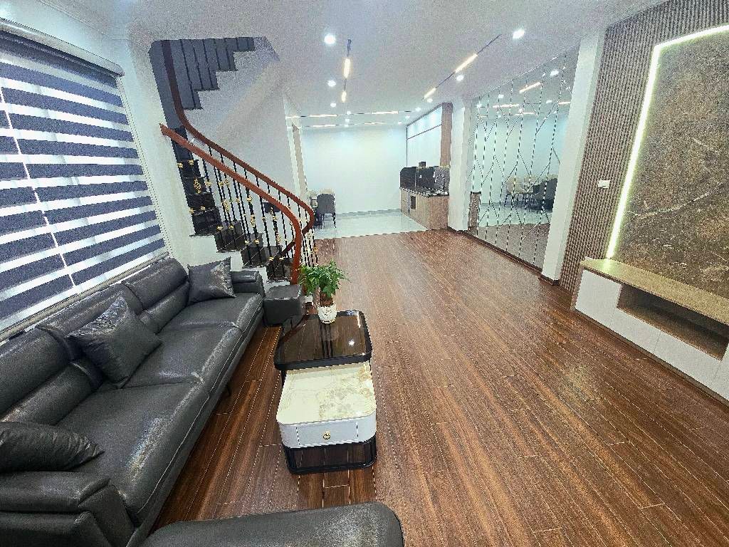 Bán nhà Ngũ Nhạc - diện tích 61.7m2 6 tầng - Nhà thang máy, mới keng, full nội thất cao cấp - giá 15,6 tỷ