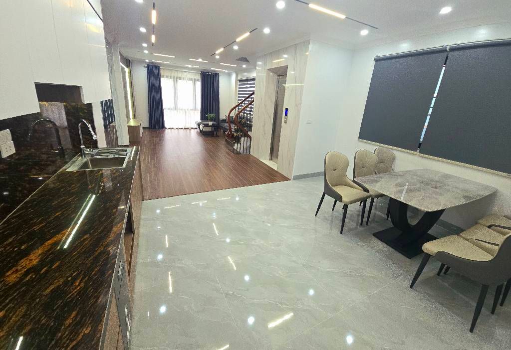 Bán nhà Ngũ Nhạc - diện tích 61.7m2 6 tầng - Nhà thang máy, mới keng, full nội thất cao cấp - giá 15,6 tỷ