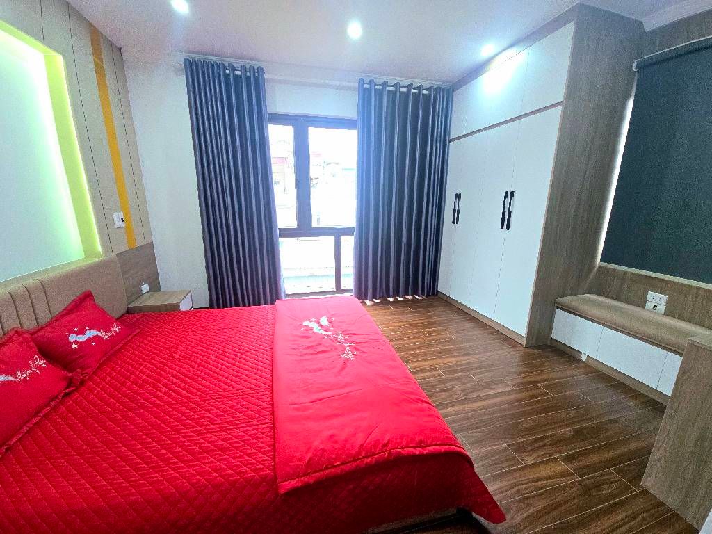 Bán nhà Ngũ Nhạc - diện tích 61.7m2 6 tầng - Nhà thang máy, mới keng, full nội thất cao cấp - giá 15,6 tỷ