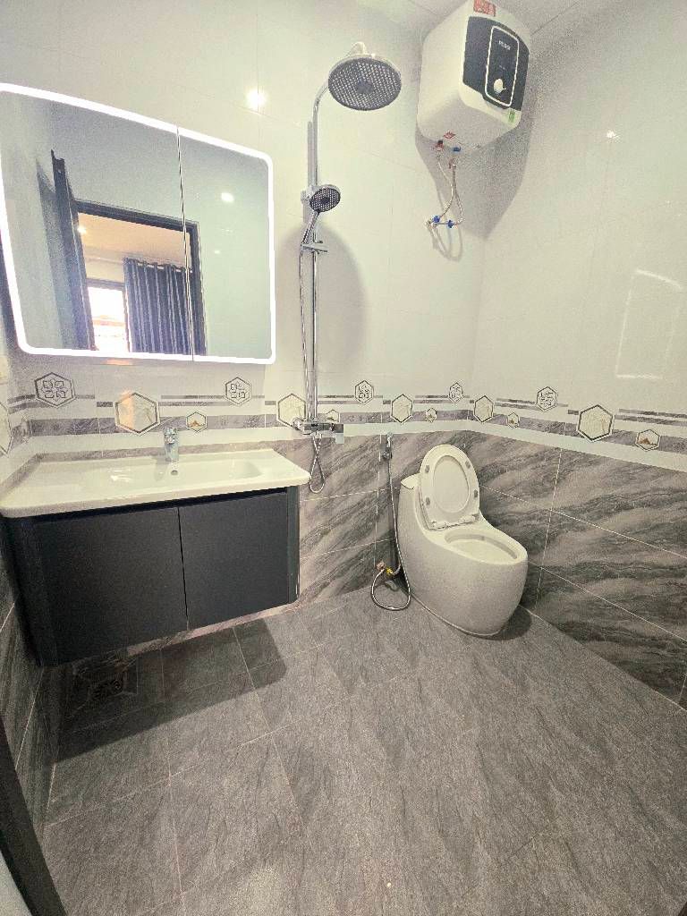 Bán nhà Ngũ Nhạc - diện tích 61.7m2 6 tầng - Nhà thang máy, mới keng, full nội thất cao cấp - giá 15,6 tỷ