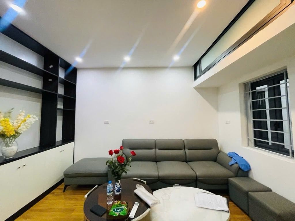 Bán nhà Phương Mai - diện tích 27.6m2 2 tầng - Ô TÔ ĐỖ SÁT NHÀ - giá 3,9 tỷ