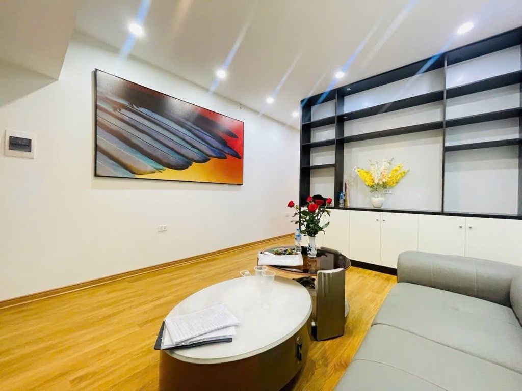 Bán nhà Phương Mai - diện tích 27.6m2 2 tầng - Ô TÔ ĐỖ SÁT NHÀ - giá 3,9 tỷ