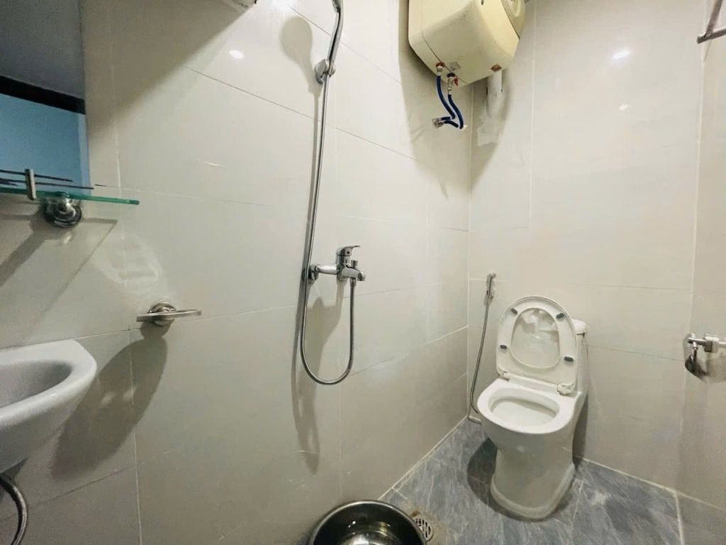 Bán nhà Phương Mai - diện tích 27.6m2 2 tầng - Ô TÔ ĐỖ SÁT NHÀ - giá 3,9 tỷ