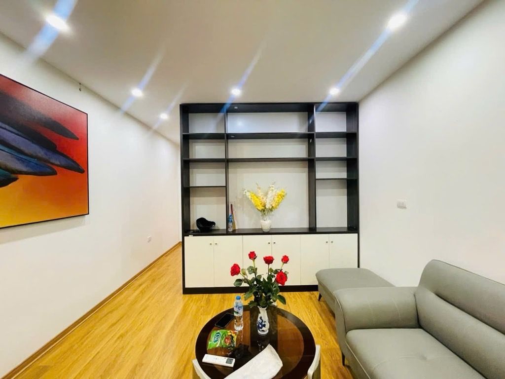 Bán nhà Phương Mai - diện tích 27.6m2 2 tầng - Ô TÔ ĐỖ SÁT NHÀ - giá 3,9 tỷ