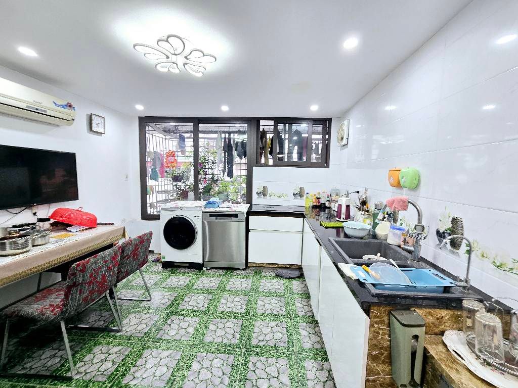 Bán nhà Đặng Văn Ngữ - diện tích 160m2 2 tầng - Cực đẹp - giá 6,2 tỷ