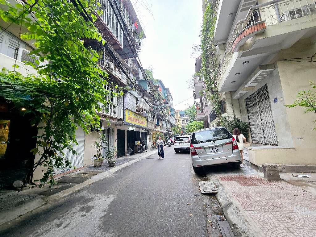 Bán nhà Đặng Văn Ngữ - diện tích 160m2 2 tầng - Cực đẹp - giá 6,2 tỷ