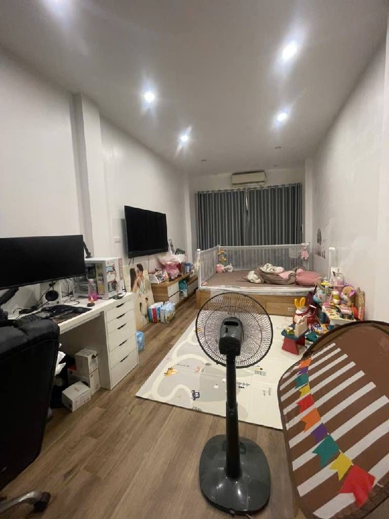 Bán nhà Minh Khai - diện tích 41m2 3 tầng - Nhà gần phố, ngõ nông thoáng - giá 9,5 tỷ