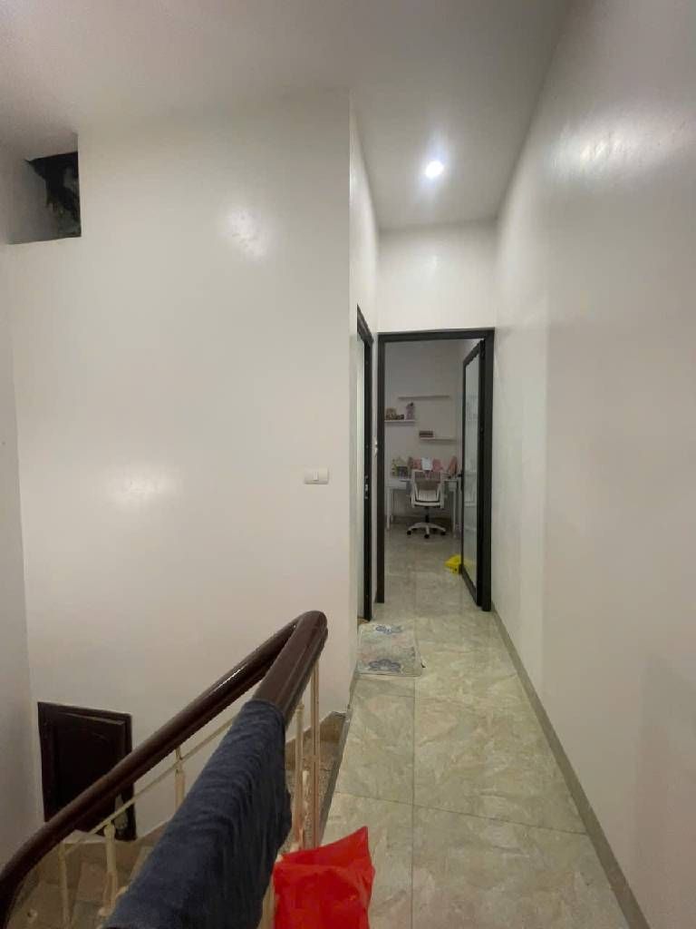 Bán nhà Minh Khai - diện tích 41m2 3 tầng - Nhà gần phố, ngõ nông thoáng - giá 9,5 tỷ