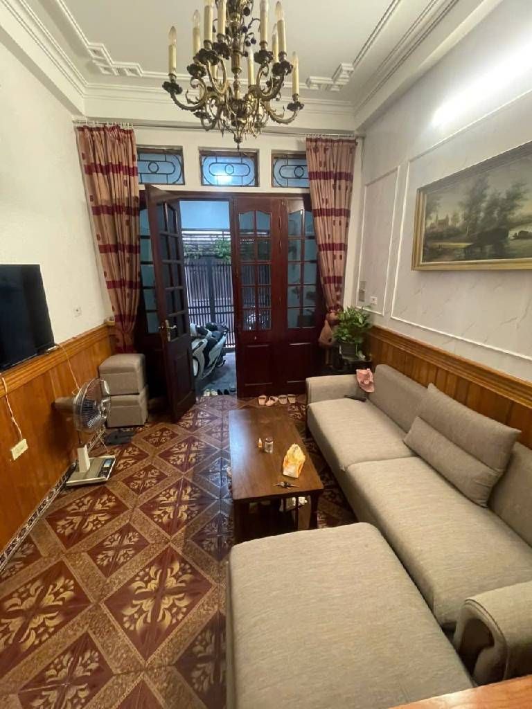Bán nhà Minh Khai - diện tích 41m2 3 tầng - Nhà gần phố, ngõ nông thoáng - giá 9,5 tỷ