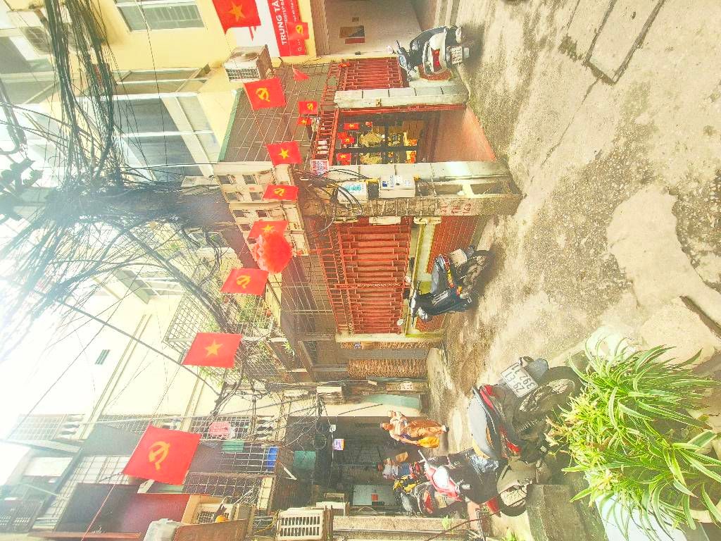 Bán nhà Thái Hà - diện tích 18m2 1 tầng - SIÊU HIẾM BA BƯỚC RA PHỐ - giá 1,4 tỷ