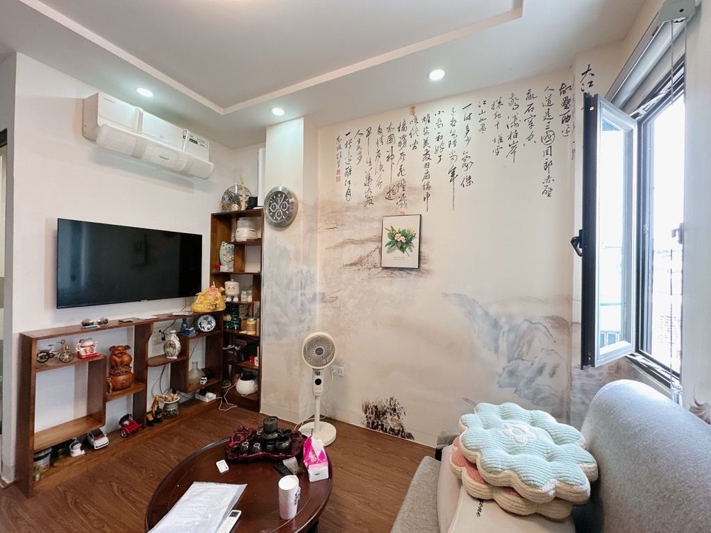 Bán nhà Đê La Thành - diện tích 37m2 6 tầng - Thang máy, ngõ thông - giá 2,28 tỷ