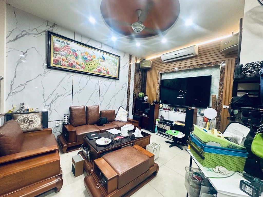 Bán nhà Định Công - diện tích 52m2 5 tầng - Gần đường 2.5, ngõ thông - giá 15,6 tỷ