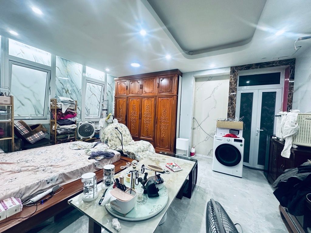 Bán nhà Định Công - diện tích 52m2 5 tầng - Gần đường 2.5, ngõ thông - giá 15,6 tỷ