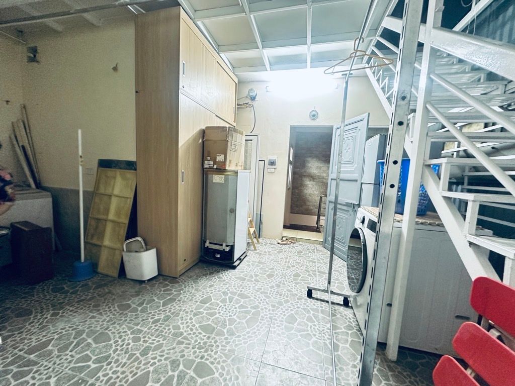 Bán nhà Định Công - diện tích 52m2 5 tầng - Gần đường 2.5, ngõ thông - giá 15,6 tỷ