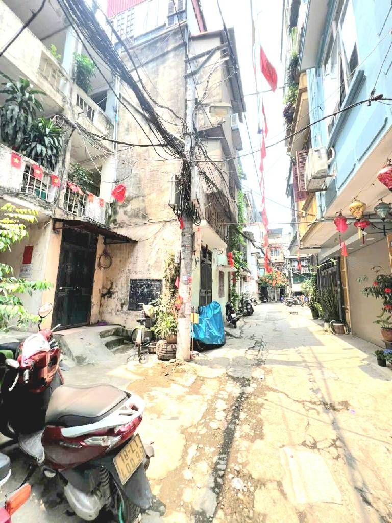 Bán nhà Nguyễn Chính - diện tích 65m2 1 tầng - ô tô đỗ cửa - giá 3,6 tỷ