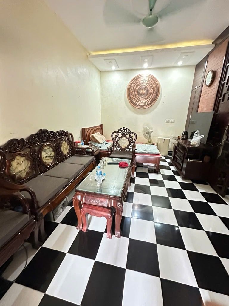 Bán nhà Minh Khai - diện tích 45.6m2 2 tầng - Mặt ngõ kinh doanh - giá 20 tỷ