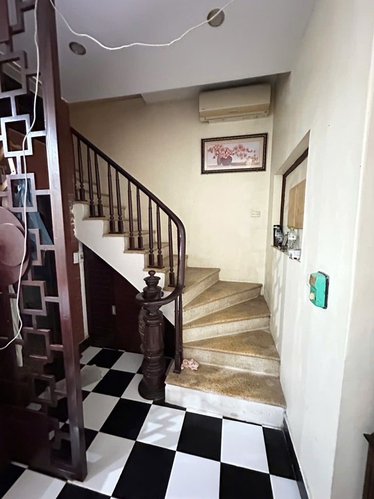 Bán nhà Minh Khai - diện tích 45.6m2 2 tầng - Mặt ngõ kinh doanh - giá 20 tỷ