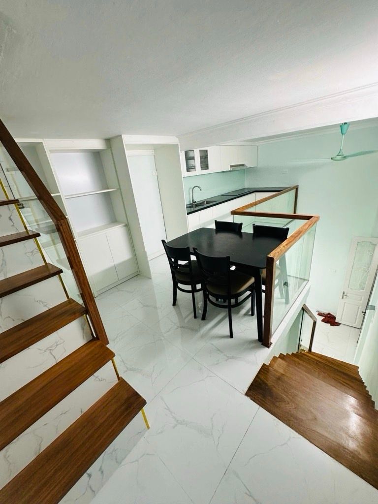 Bán nhà Thịnh Yên - diện tích 22m2 5 tầng - Khu vực hiếm nhà bán, trung tâm chợ - giá 5,9 tỷ