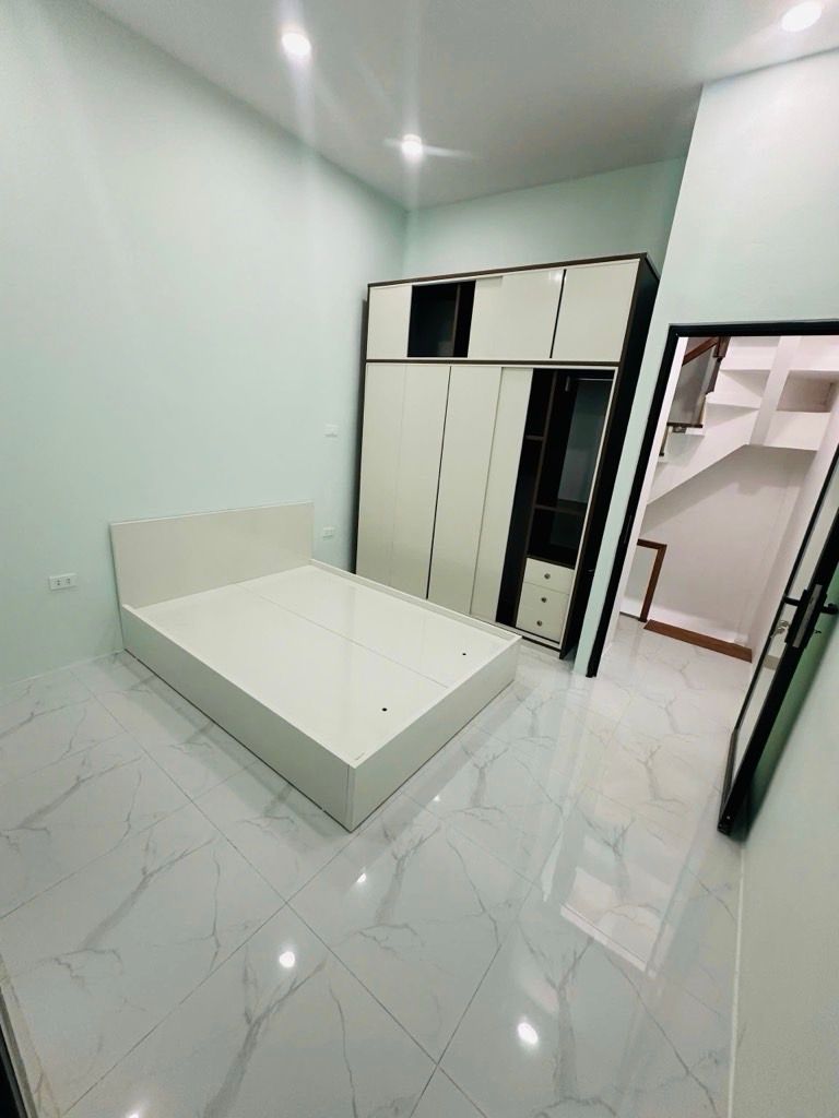 Bán nhà Thịnh Yên - diện tích 22m2 5 tầng - Khu vực hiếm nhà bán, trung tâm chợ - giá 5,9 tỷ