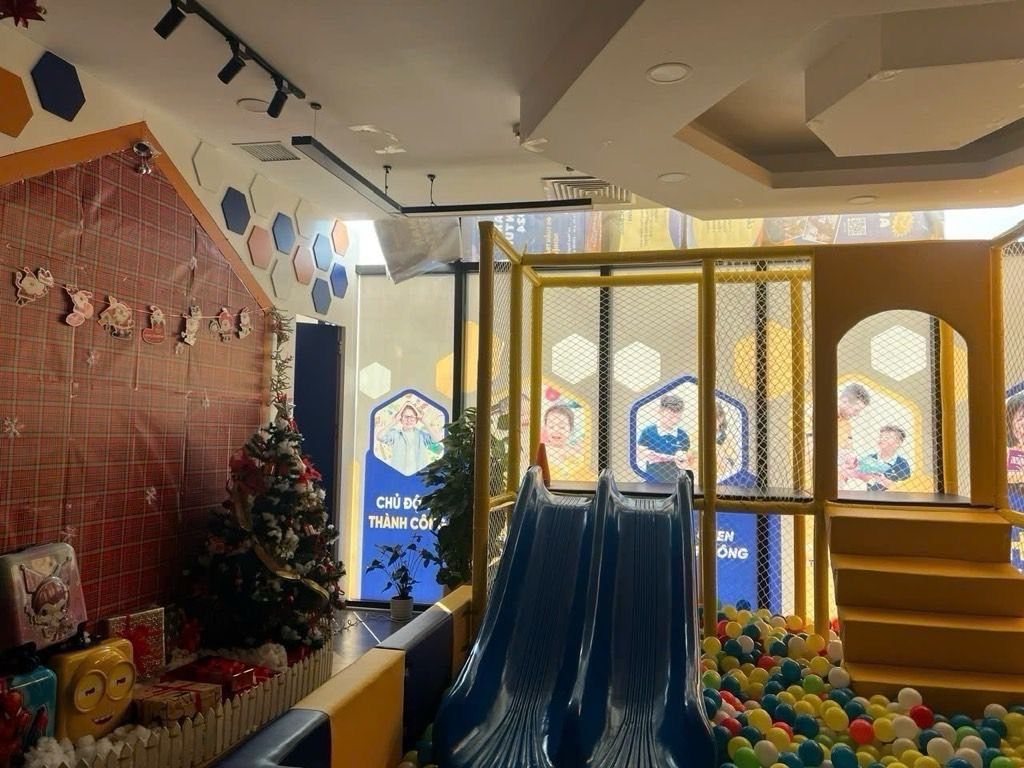 Bán nhà Trần Thủ Độ - diện tích 72.1m2 2 tầng - Căn hộ kinh doanh - giá 4,9 tỷ