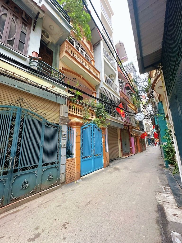 Bán nhà Vương Thừa Vũ - diện tích 50m2 3 tầng - ô tô tránh - giá 20 tỷ