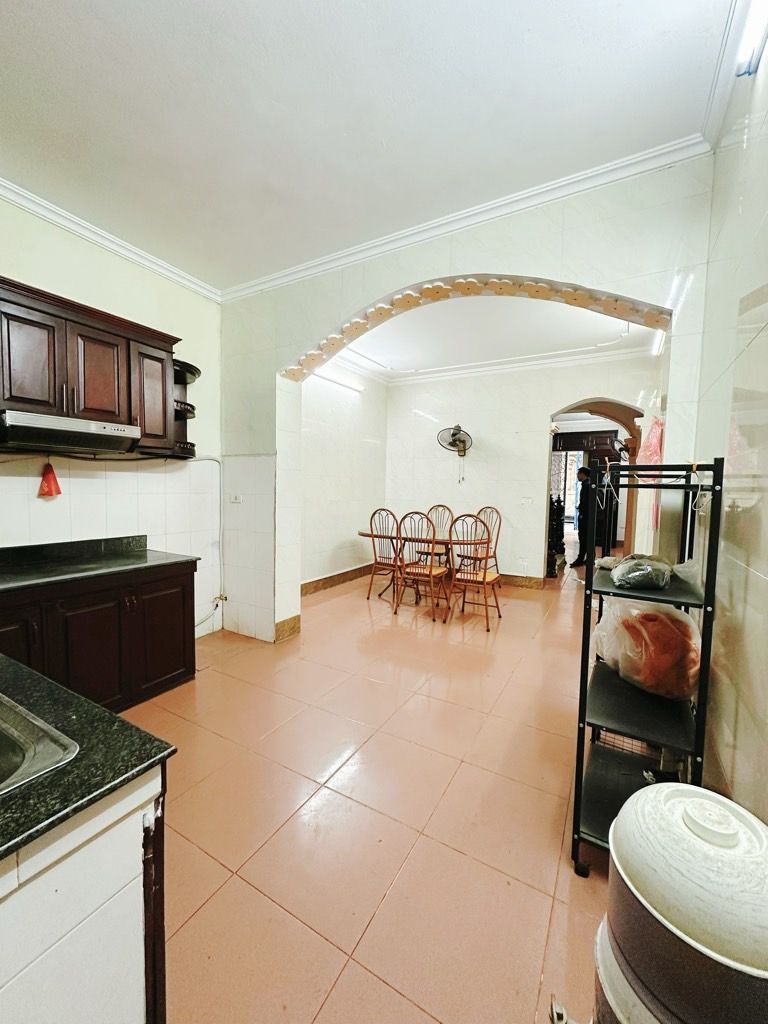 Bán nhà Vương Thừa Vũ - diện tích 50m2 3 tầng - ô tô tránh - giá 20 tỷ