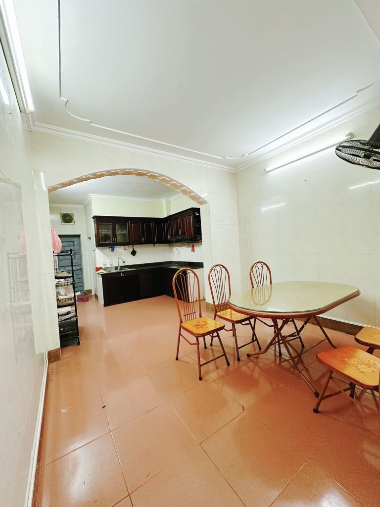 Bán nhà Vương Thừa Vũ - diện tích 50m2 3 tầng - ô tô tránh - giá 20 tỷ