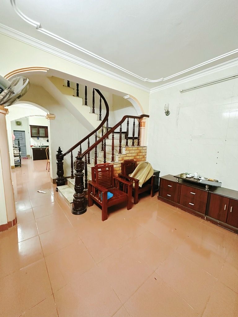 Bán nhà Vương Thừa Vũ - diện tích 50m2 3 tầng - ô tô tránh - giá 20 tỷ