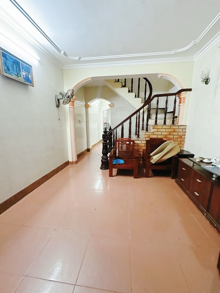 Bán nhà Vương Thừa Vũ - diện tích 50m2 3 tầng - ô tô tránh - giá 20 tỷ