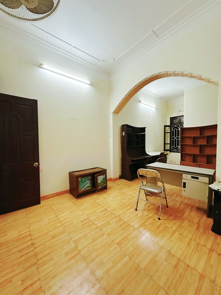 Bán nhà Vương Thừa Vũ - diện tích 50m2 3 tầng - ô tô tránh - giá 20 tỷ