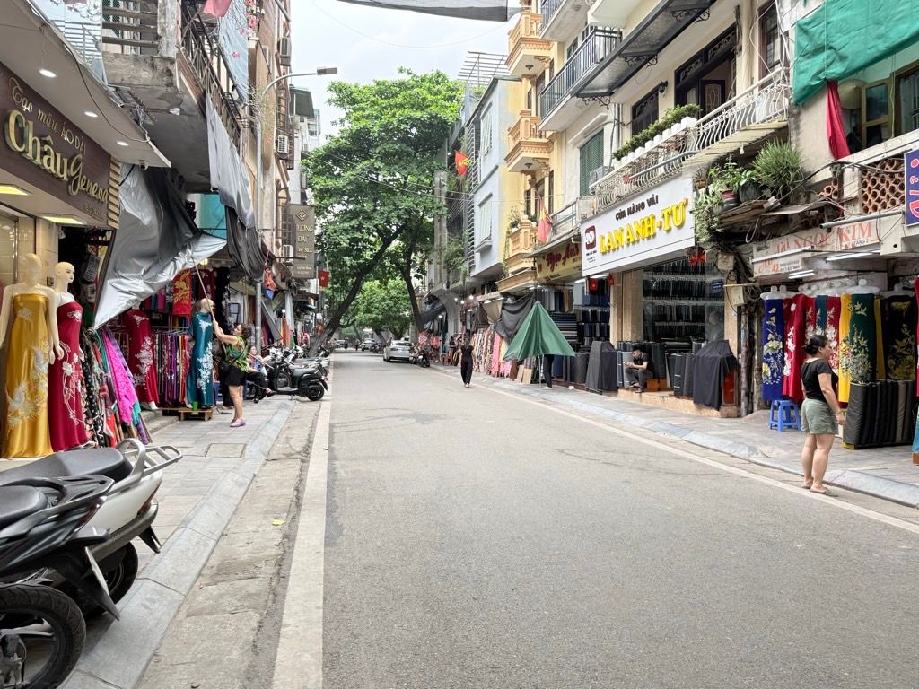 Bán nhà Phùng Khắc Khoan - diện tích 32m2 1 tầng - Lô góc 2 mặt thoáng - giá 5,2 tỷ