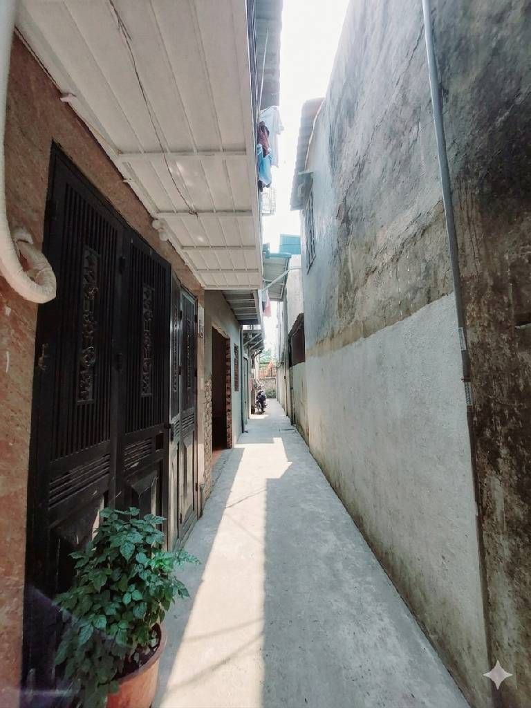 Bán nhà Giải Phóng - diện tích 20m2 2 tầng - Ngõ 364 - giá 2,16 tỷ