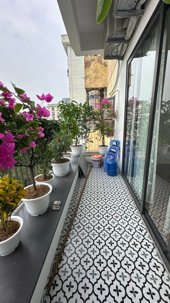 Bán nhà Huỳnh Thúc Kháng - diện tích 67.8m2 6 tầng - tặng nội thất - giá 8,1 tỷ