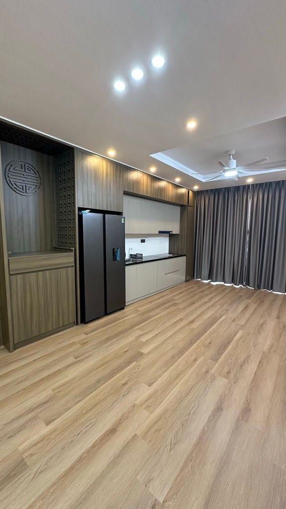 Bán nhà Huỳnh Thúc Kháng - diện tích 67.8m2 6 tầng - tặng nội thất - giá 8,1 tỷ