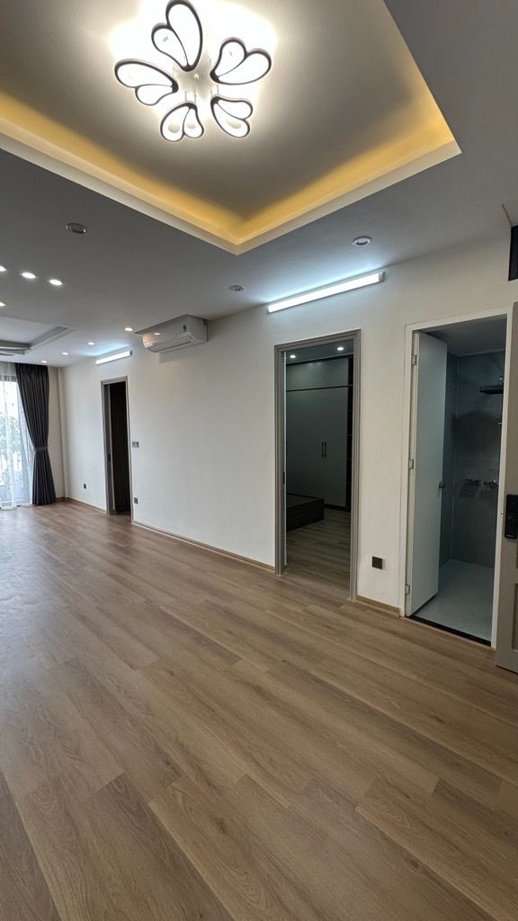 Bán nhà Huỳnh Thúc Kháng - diện tích 67.8m2 6 tầng - tặng nội thất - giá 8,1 tỷ