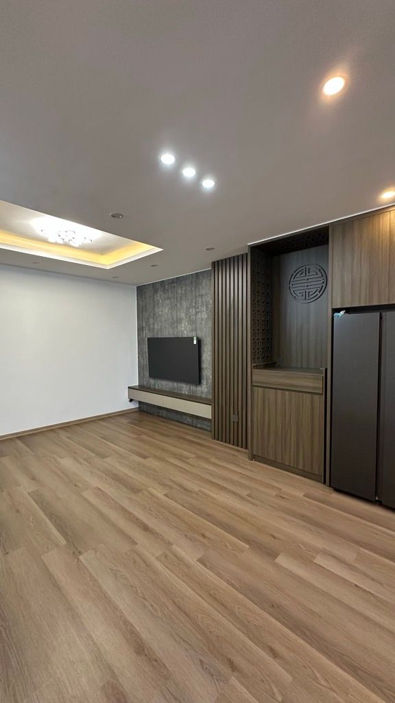 Bán nhà Huỳnh Thúc Kháng - diện tích 67.8m2 6 tầng - tặng nội thất - giá 8,1 tỷ