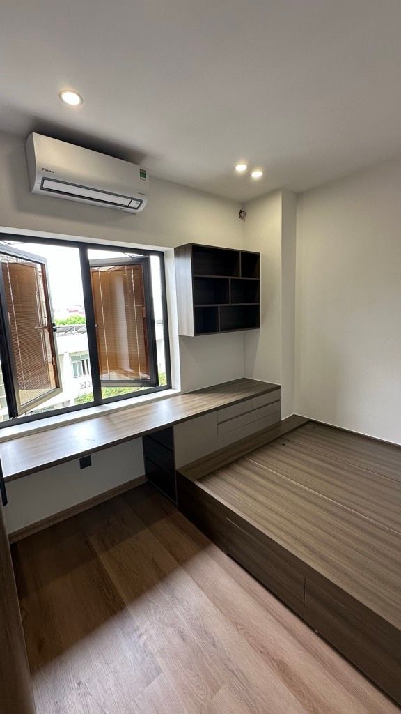 Bán nhà Huỳnh Thúc Kháng - diện tích 67.8m2 6 tầng - tặng nội thất - giá 8,1 tỷ