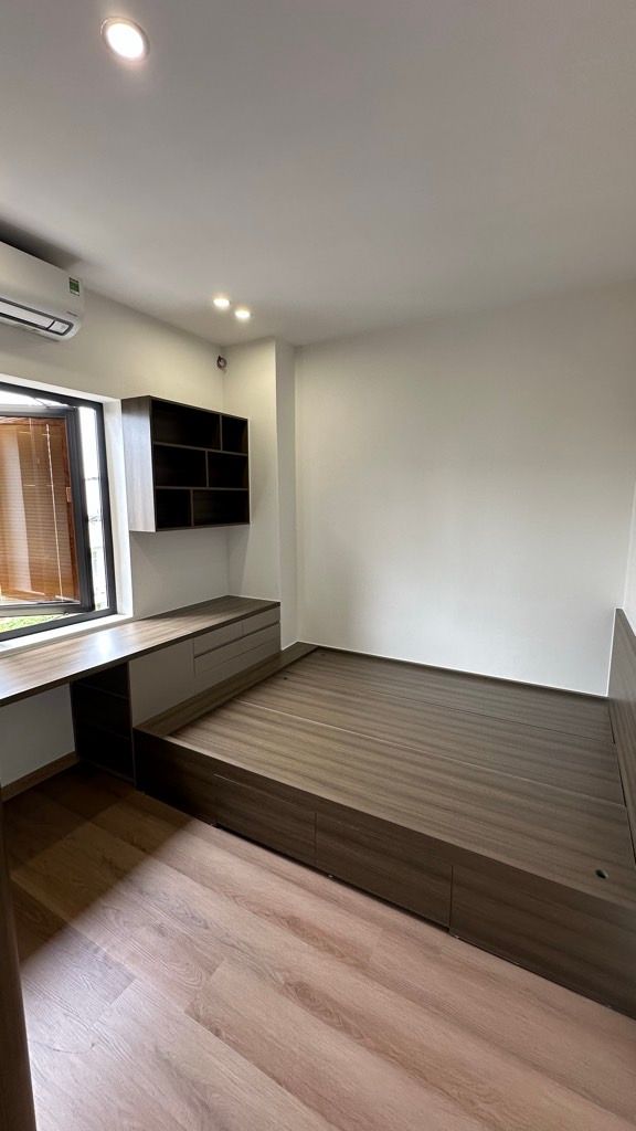 Bán nhà Huỳnh Thúc Kháng - diện tích 67.8m2 6 tầng - tặng nội thất - giá 8,1 tỷ