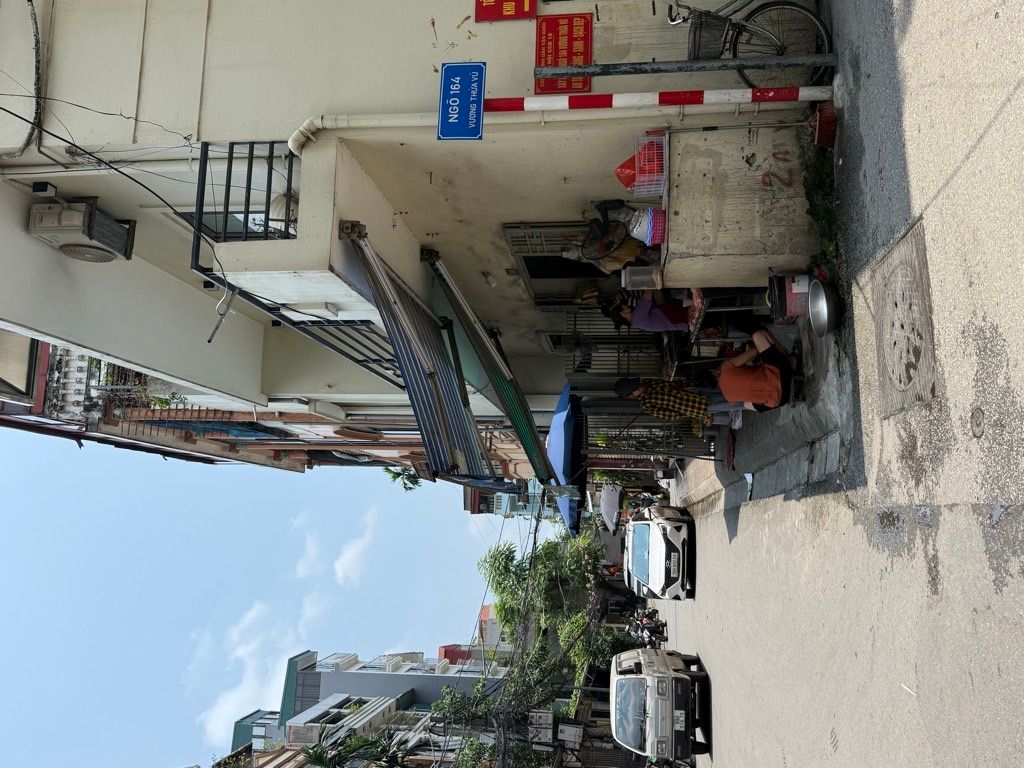 Bán nhà Vương Thừa Vũ - diện tích 50m2 5 tầng - Ô tô đỗ cổng - giá 14,6 tỷ