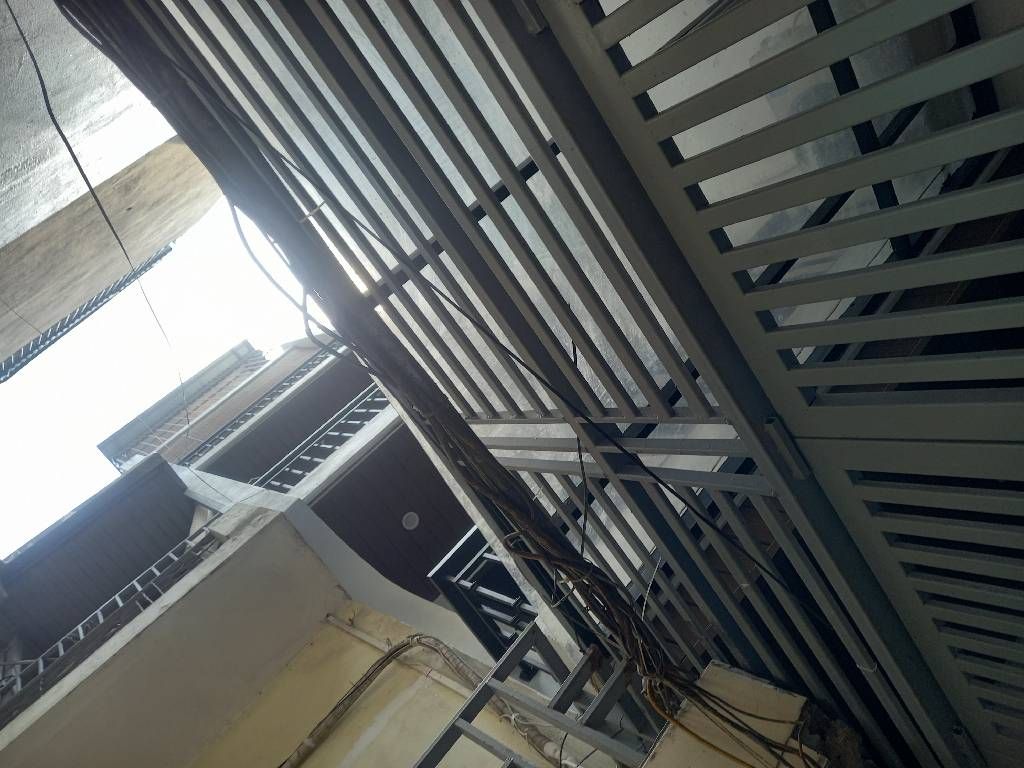 Bán nhà Khâm Đức - diện tích 37m2 5 tầng - ngõ trước nhà xe máy tránh - giá 9,8 tỷ