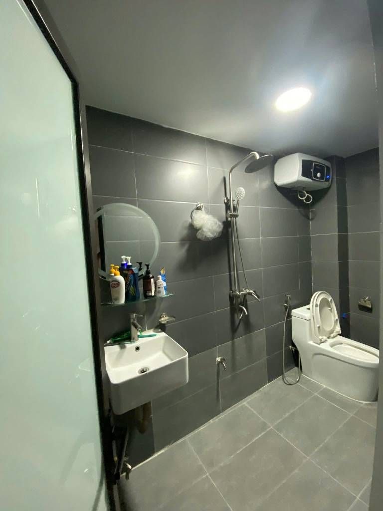 Bán nhà Khâm Đức - diện tích 37m2 5 tầng - ngõ trước nhà xe máy tránh - giá 9,8 tỷ