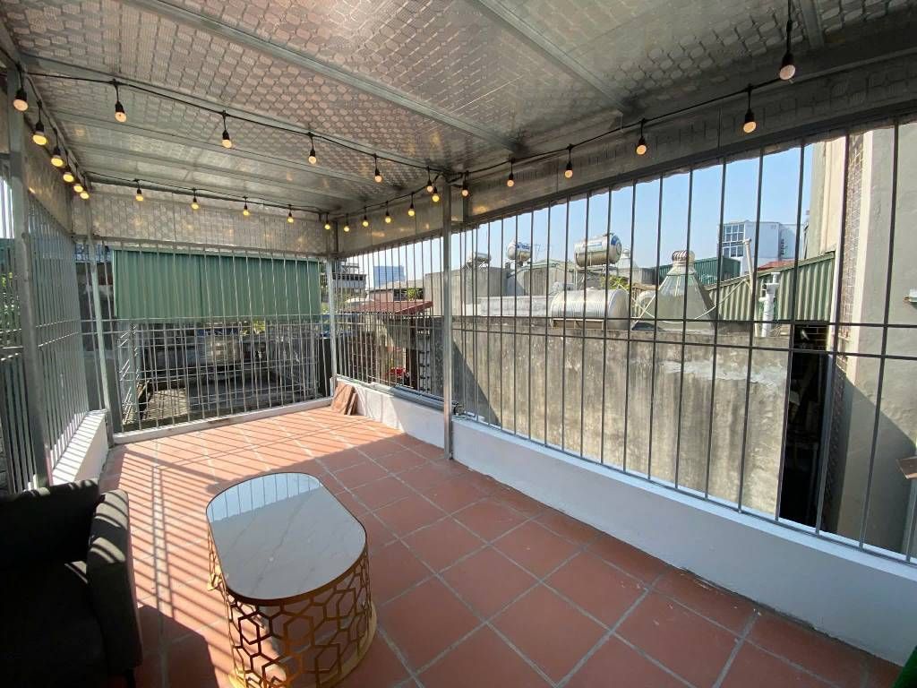 Bán nhà Khâm Đức - diện tích 37m2 5 tầng - ngõ trước nhà xe máy tránh - giá 9,8 tỷ