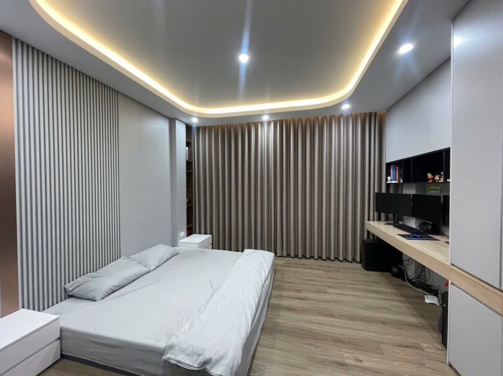 Bán nhà Trương Định - diện tích 28m2 5 tầng - ngõ nông - giá 8,2 tỷ