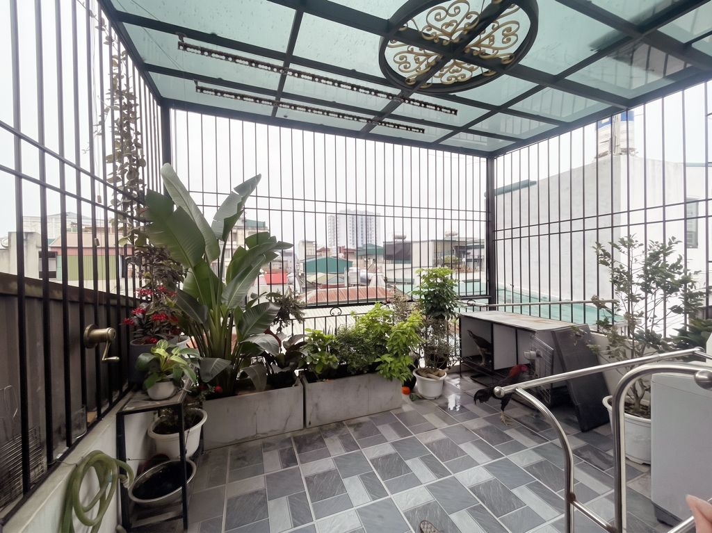 Bán nhà Trương Định - diện tích 28m2 5 tầng - ngõ nông - giá 8,2 tỷ