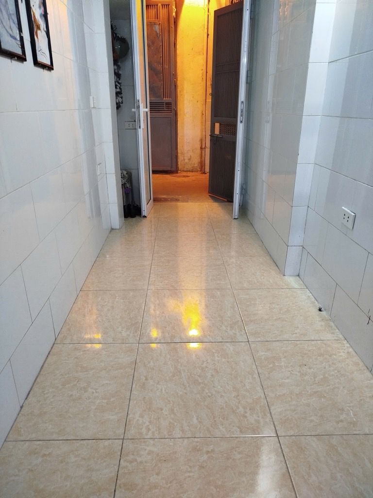 Bán nhà Tân Mai - diện tích 11m2 3 tầng - vị trí đẹp, ngõ ngách thông - giá 1,65 tỷ