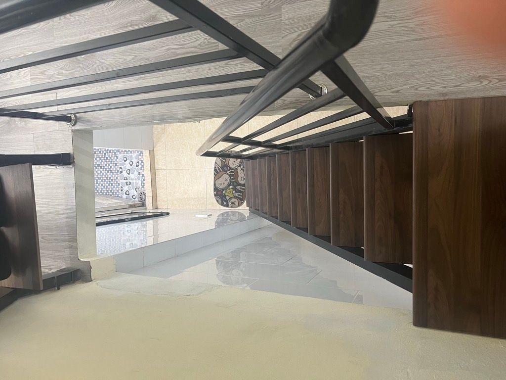 Bán nhà Tân Mai - diện tích 11m2 3 tầng - vị trí đẹp, ngõ ngách thông - giá 1,65 tỷ