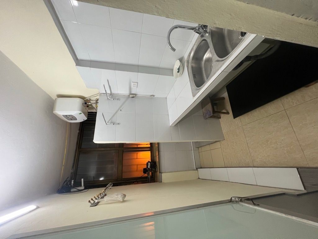 Bán nhà Tân Mai - diện tích 11m2 3 tầng - vị trí đẹp, ngõ ngách thông - giá 1,65 tỷ